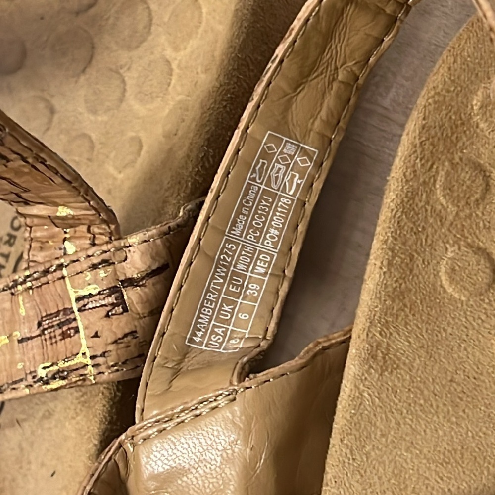 Vionic Cork-Pattern Tan Adjustable Slingback Sandals - Picture 9 of 9